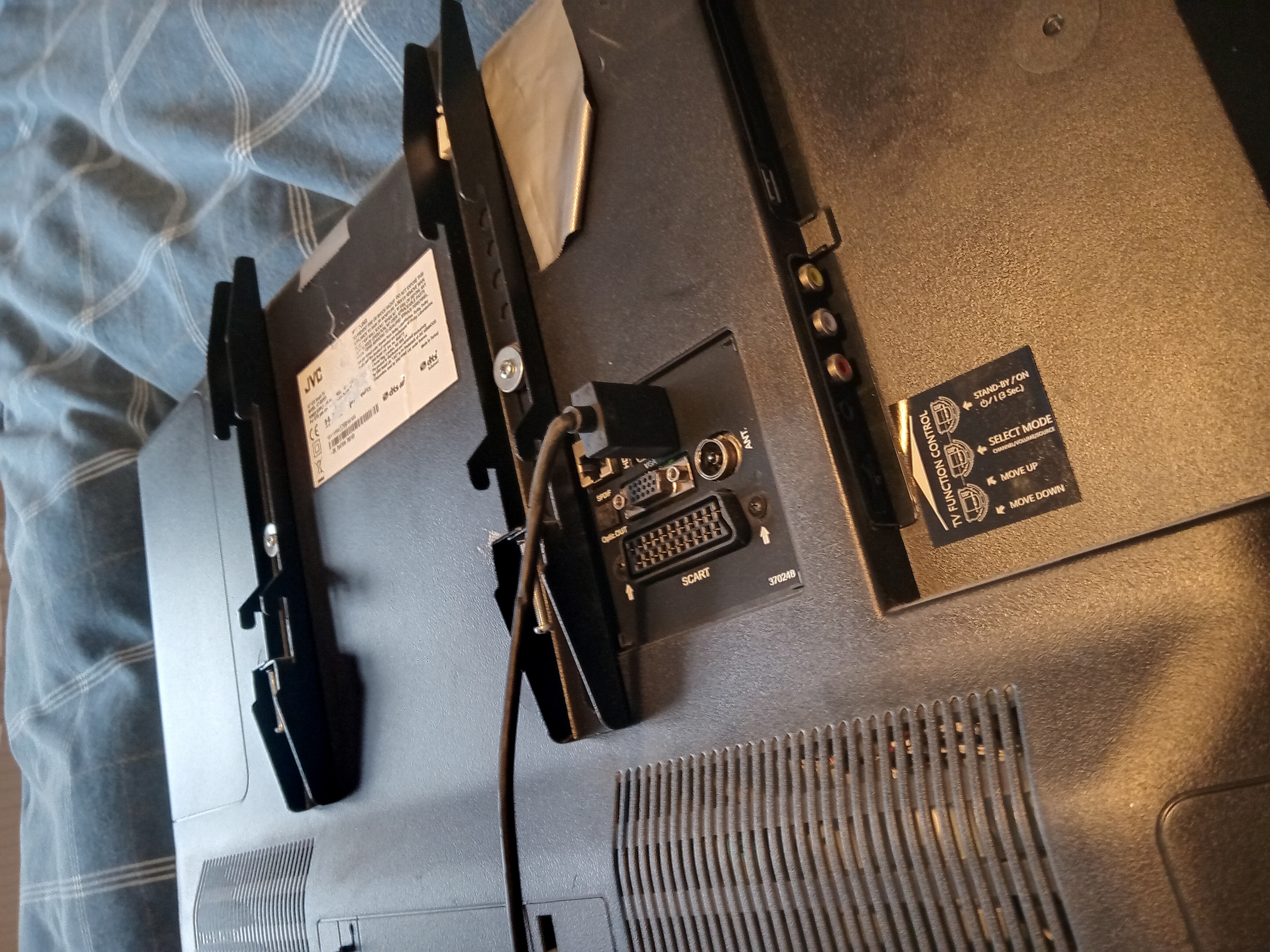 Answered Wall mounted TV to Sky stream box Sky Community