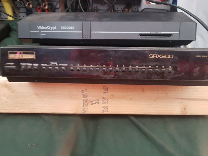 Amstrad SRX 200 with Video Crypt Decoder.jpg