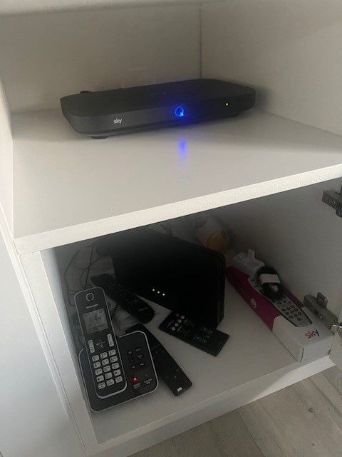 Sky Q box.jpg