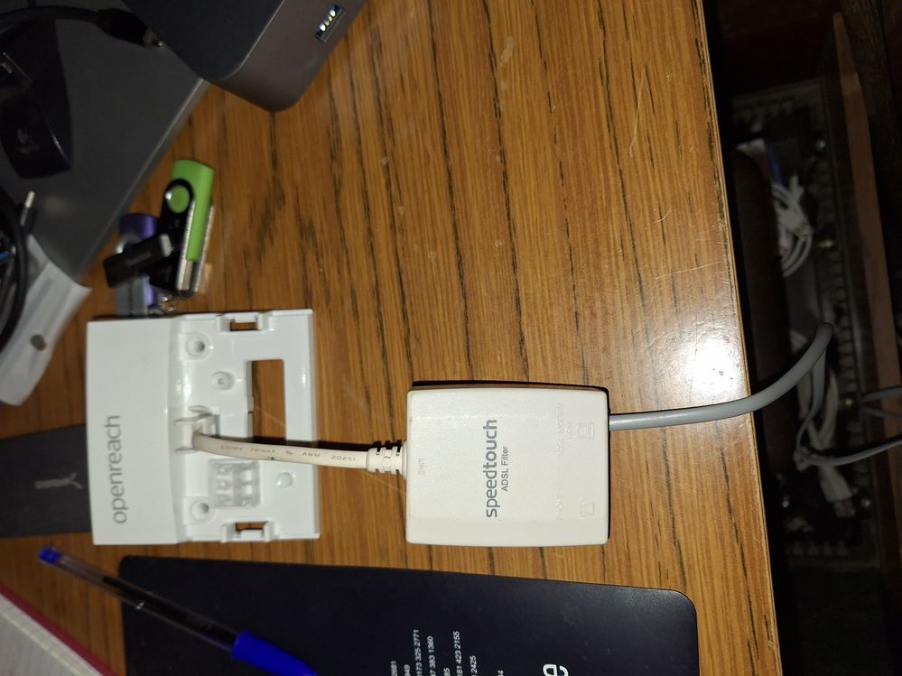 4. Plug it in and connect up the hub, Grey cable!