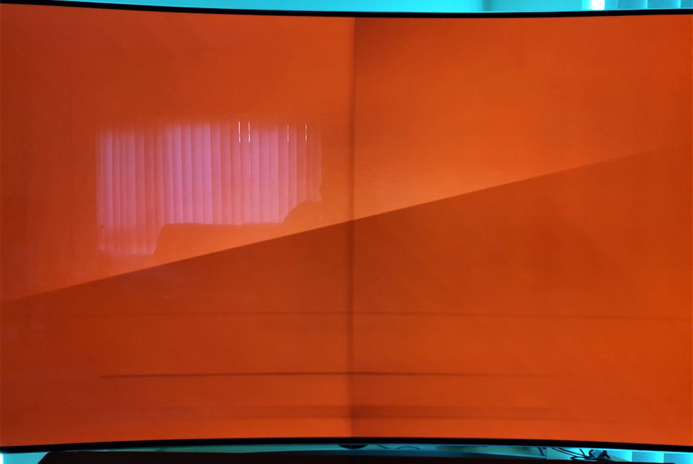 Banding Reds on LG OLED 55C6V Ignore vertical that is on transmission Small.jpg