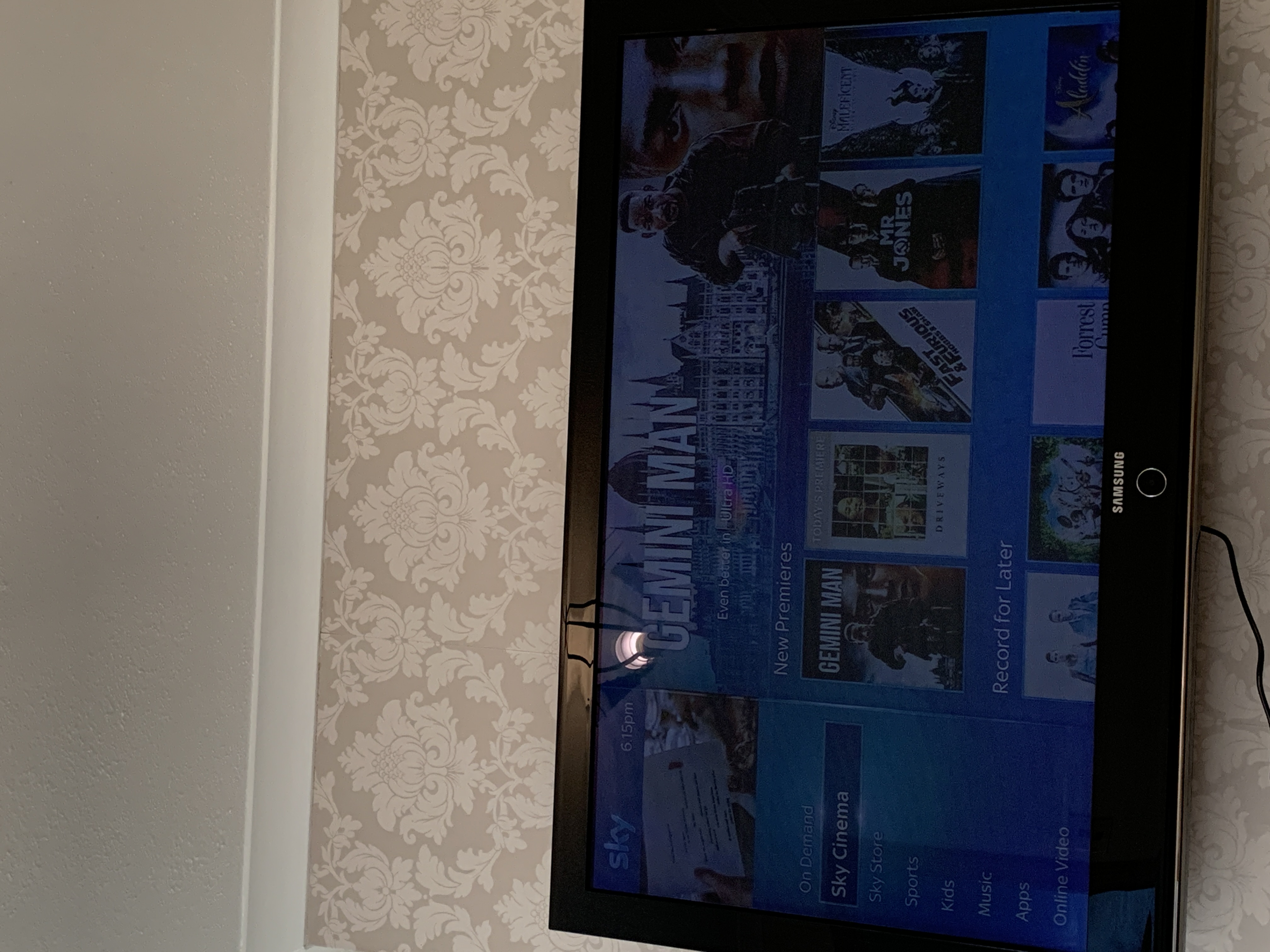 Answered HDCP not supported on Samsung tv Sky Community