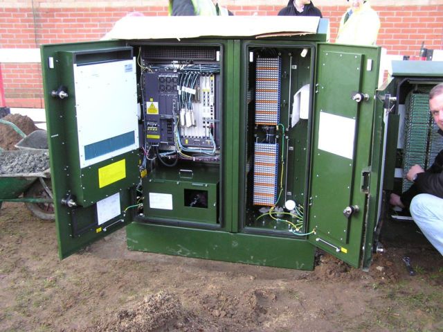 04-BT-VDSL2-cabinet-640x479.jpg