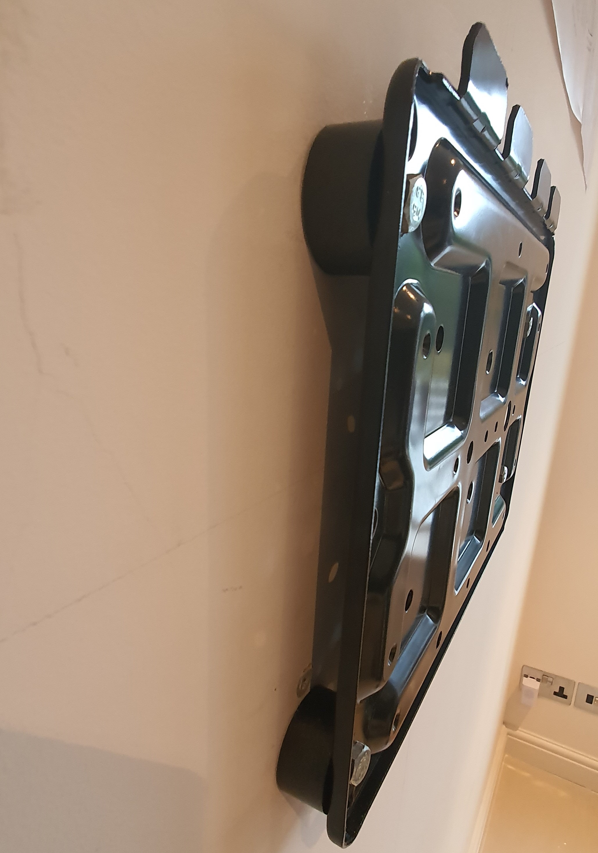 sky glass Wall mount fixings replacement | Sky Community